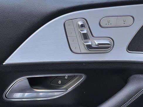 Used 2024 Mercedes-Benz GLE 450e 4MATIC image 11