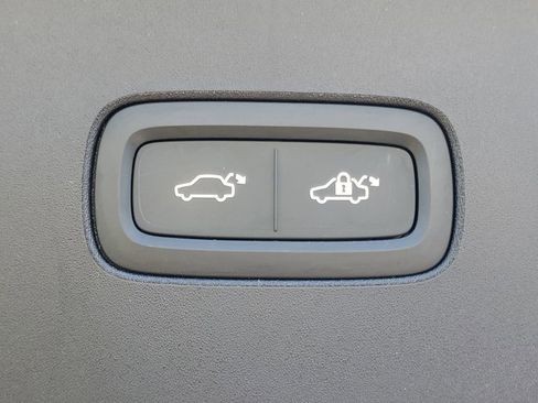 Certified 2025 Volvo EX90 Plus AWD/4WD image 10