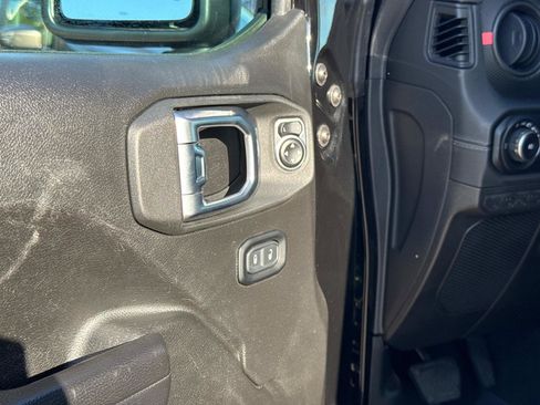 Used 2024 Jeep Wrangler Unlimited Rubicon AWD/4WD image 17