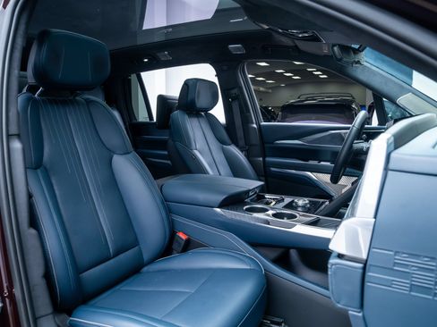 Used 2025 Cadillac Escalade IQ Sport 2 AWD/4WD image 28