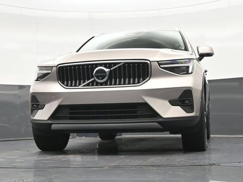 Used 2024 Volvo XC40 B5 Plus AWD/4WD image 30