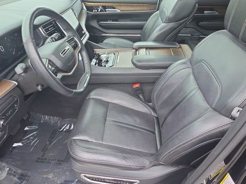 Used 2024 Jeep Grand Wagoneer L 4WD image 11