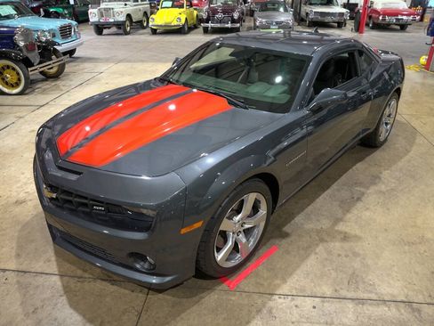 Used 2010 Chevrolet Camaro SS RWD image 15