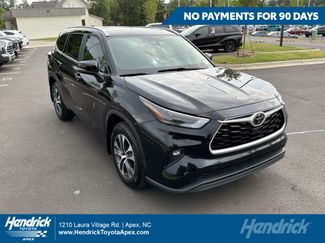 Used 2023 Toyota Highlander XLE FWD video 1