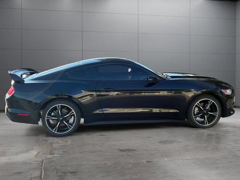 Used 2017 Ford Mustang Coupe RWD image 6