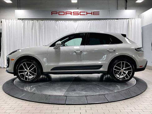 Used 2025 Porsche Macan image 2