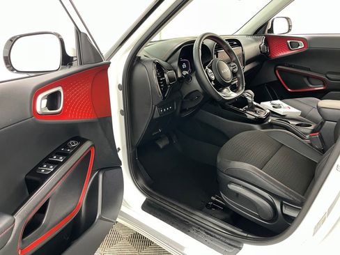 Used 2025 Kia Soul GT-Line FWD image 19