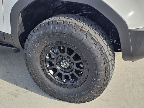 Used 2025 Toyota Land Cruiser image 7