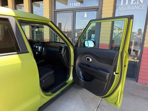 Used 2018 Kia Soul + FWD image 22