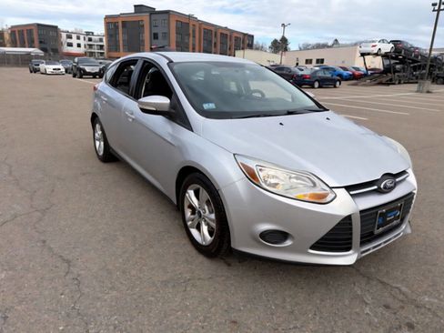 Used 2014 Ford Focus SE image 3