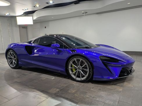 Used 2025 McLaren Artura Spider image 25