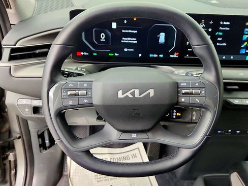 Used 2024 Kia EV9 Light Long Range RWD image 13