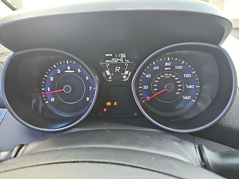 Used 2011 Hyundai Elantra GLS image 8