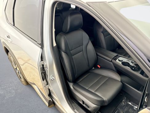 Used 2023 Nissan Rogue SL w/ SL Premium Package AWD/4WD image 16
