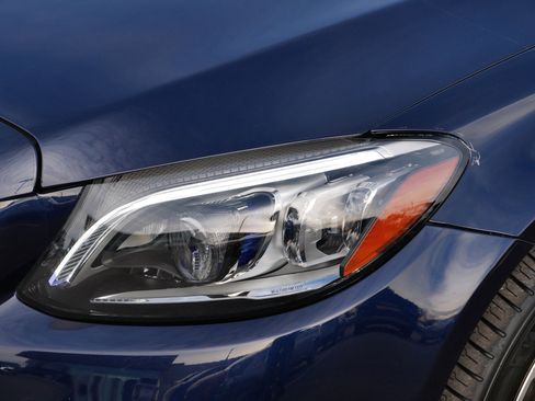 Used 2019 Mercedes-Benz C 300 4MATIC Sedan image 16