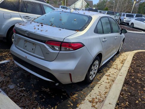 Used 2020 Toyota Corolla LE image 7
