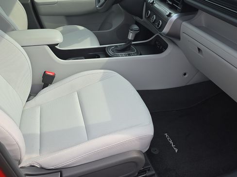 Used 2026 Hyundai Kona SE AWD/4WD image 13
