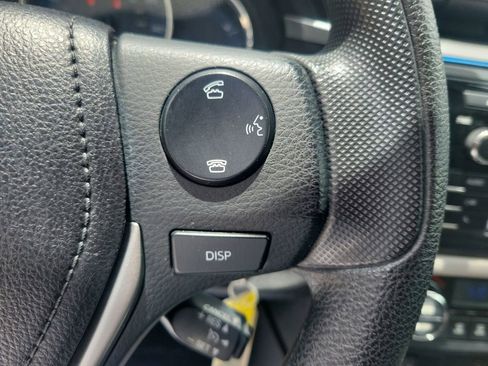 Used 2016 Toyota Corolla LE FWD image 19