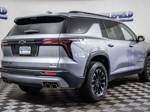 Used 2024 Chevrolet Traverse Z71 w/ Enhanced Driving Package image 12