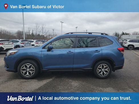 Certified 2023 Subaru Forester Premium AWD/4WD image 2