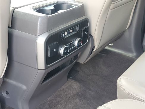 Used 2018 Ford Expedition XLT w/ Equipment Group 202A RWD image 12