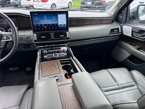 Certified 2023 Lincoln Navigator Black Label image 31
