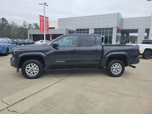 Certified 2025 Toyota Tacoma SR5 image 2