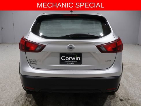 Used 2019 Nissan Rogue Sport S image 3