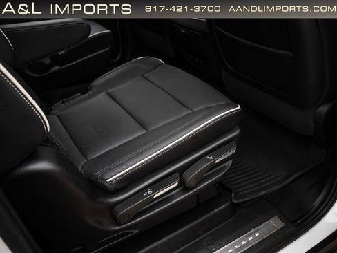 Used 2024 Cadillac Escalade ESV Premium Luxury w/ Performance Package AWD/4WD image 57