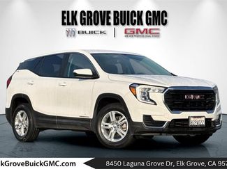 Used 2022 GMC Terrain SLE video 1