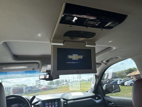 Used 2019 Chevrolet Suburban Premier w/ Premier Plus Edition AWD/4WD image 21
