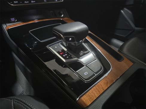 Used 2023 Audi Q5 2.0T Premium w/ Convenience Package image 24