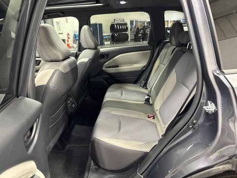 Used 2025 Subaru Forester Premium AWD/4WD image 27