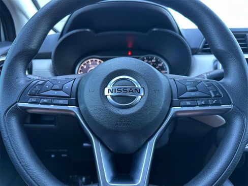 Used 2020 Nissan Versa SV image 23