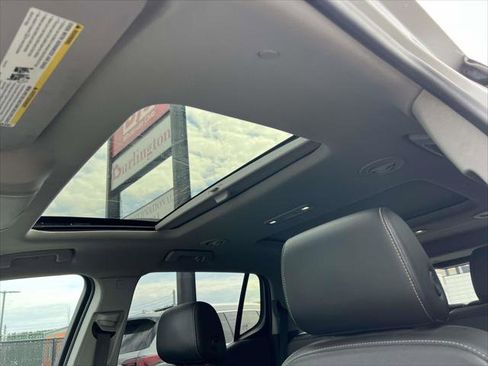 Used 2022 GMC Acadia SLT image 20