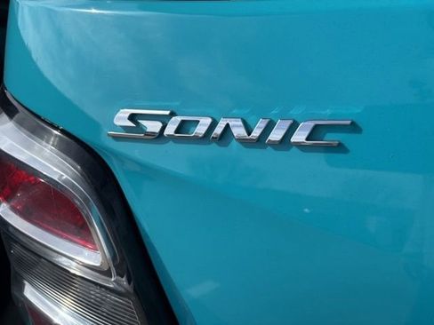 Certified 2020 Chevrolet Sonic LT w/ Convenience Package image 8