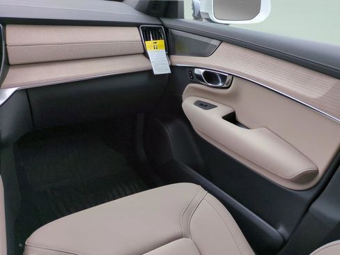 New 2026 Volvo XC90 B6 Plus image 16