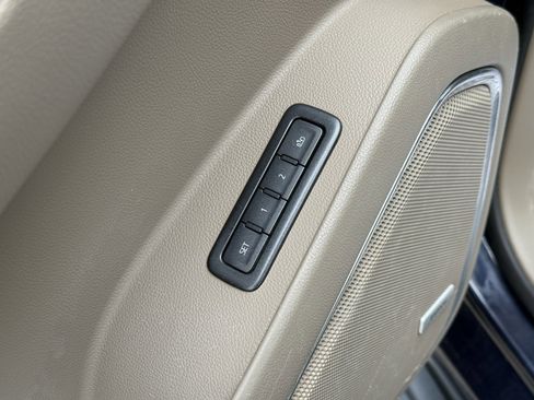 Used 2018 GMC Yukon SLT image 15