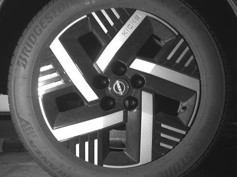 Used 2025 Nissan Kicks SV image 15