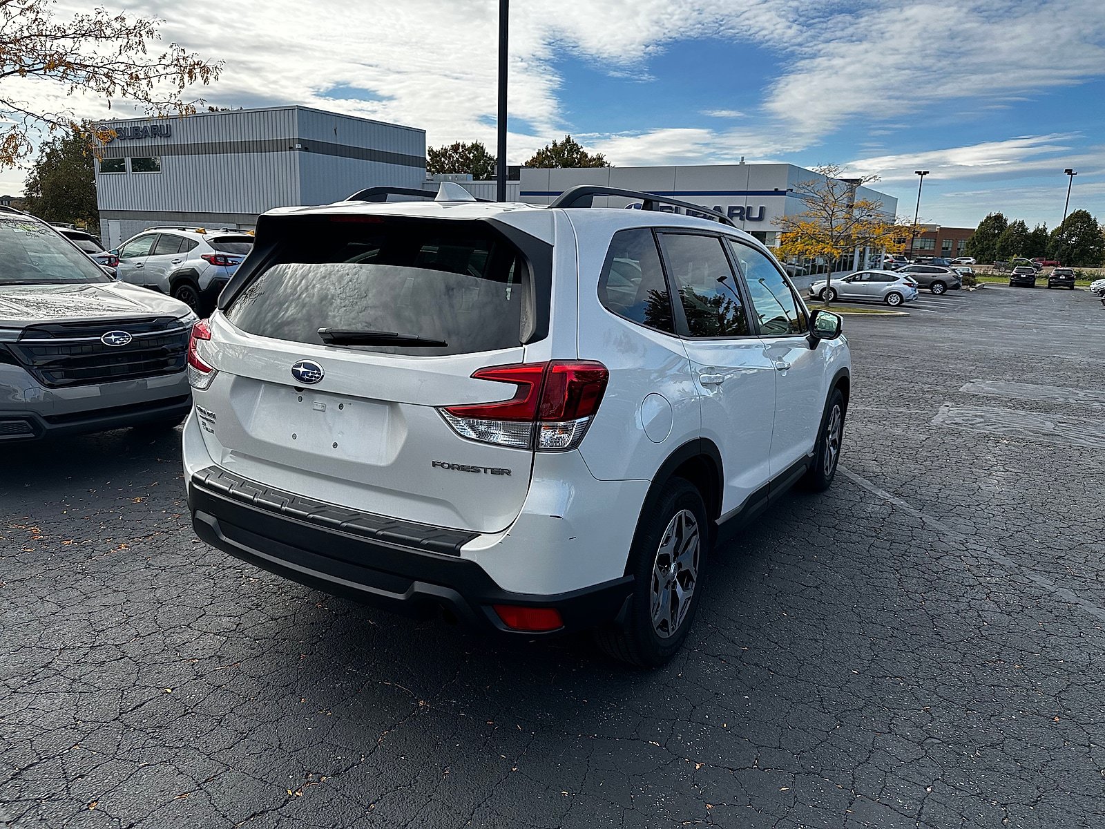 Used 2021 Subaru Forester Premium AWD/4WD image 3