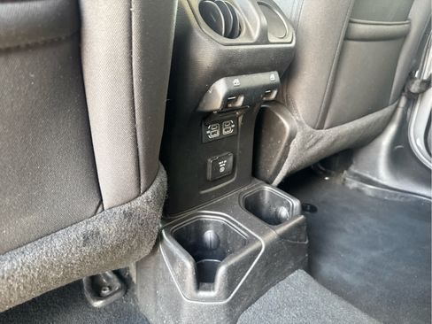 Used 2022 Jeep Wrangler Unlimited Sahara AWD/4WD image 31