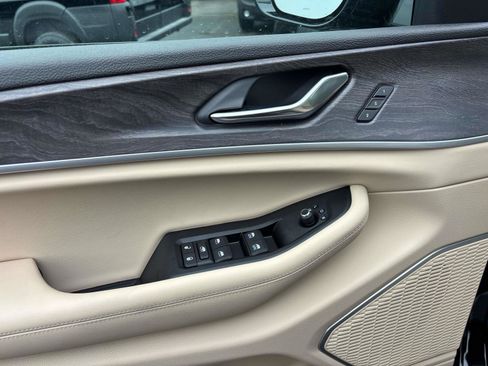 New 2025 Jeep Grand Cherokee L Limited AWD/4WD image 11