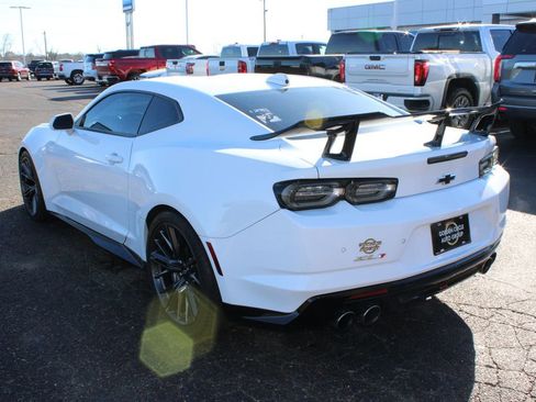 Used 2021 Chevrolet Camaro ZL1 image 7