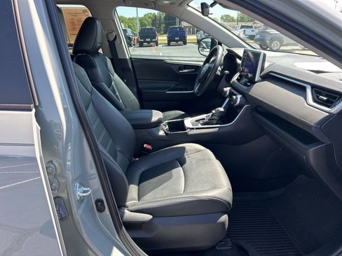 Used 2023 Toyota RAV4 XLE Premium image 22