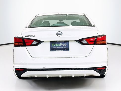 Used 2025 Nissan Altima 2.5 SV image 7