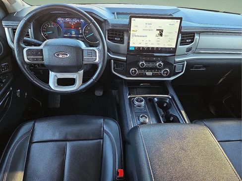 Certified 2024 Ford Expedition XLT image 12