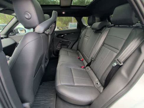 Used 2025 Land Rover Range Rover Evoque Dynamic SE image 17
