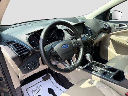 Used 2019 Ford Escape Titanium AWD/4WD image 9
