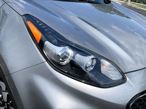 Used 2022 Kia Sportage LX AWD/4WD image 32