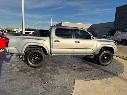 Used 2020 Toyota Tacoma SR5 image 6